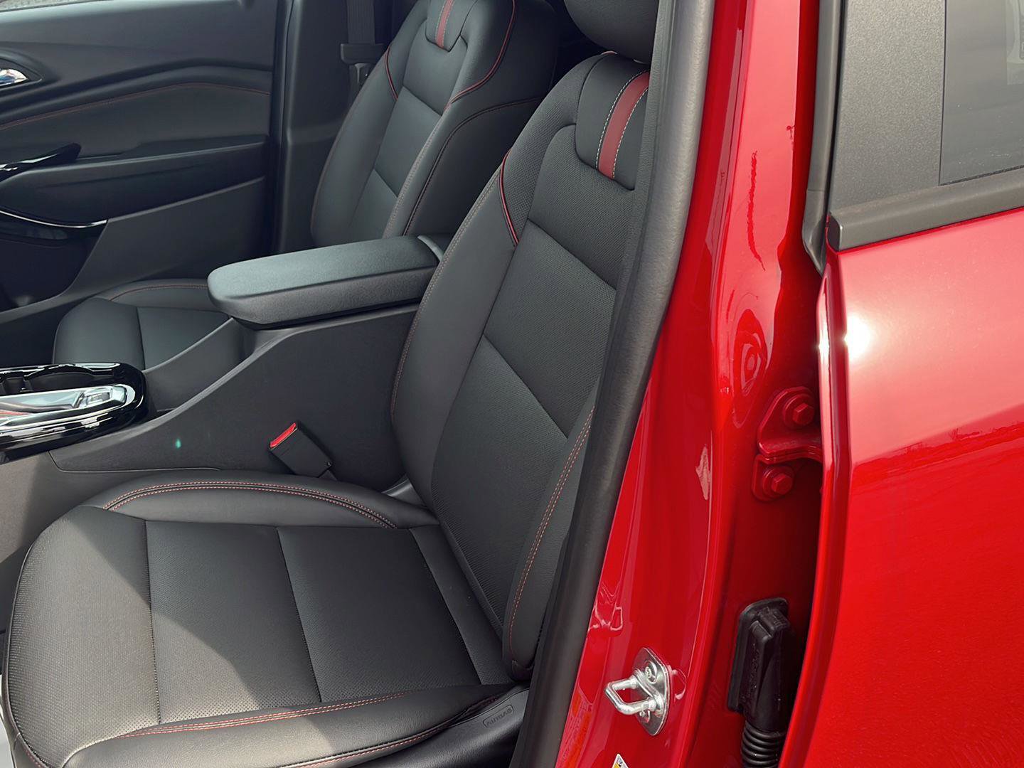 New 2026 Chevrolet Trax RS w/ Driver Confidence Package image 19