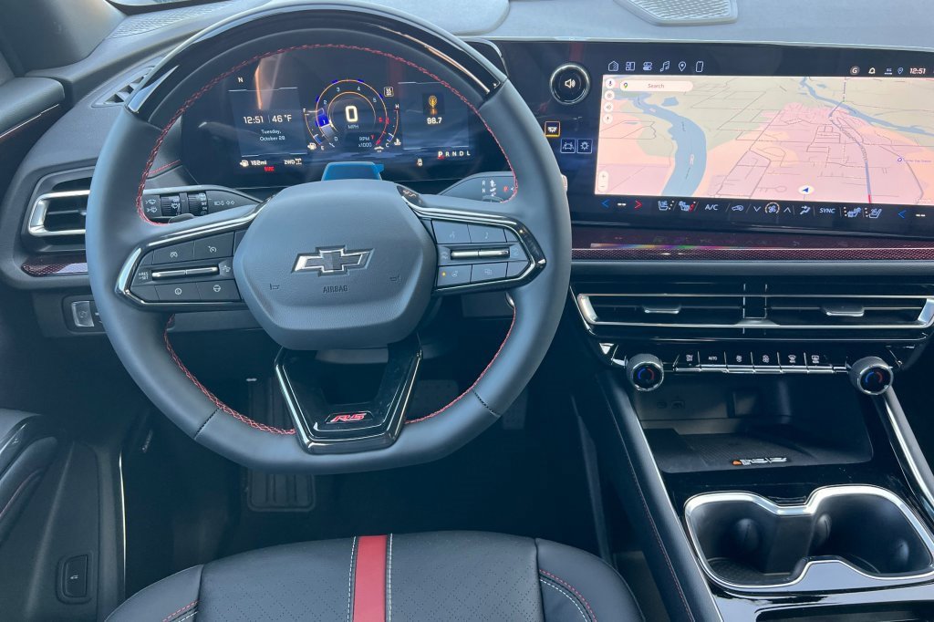 New 2026 Chevrolet Traverse RS image 11