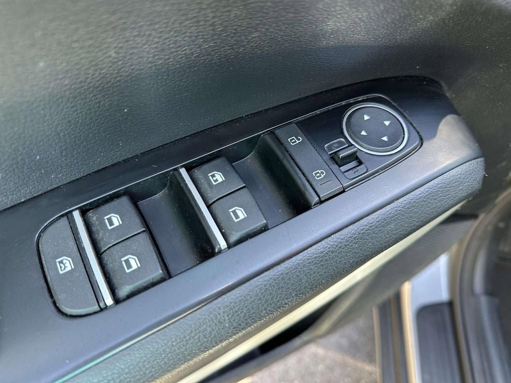 Certified 2023 Kia Soul LX FWD image 13