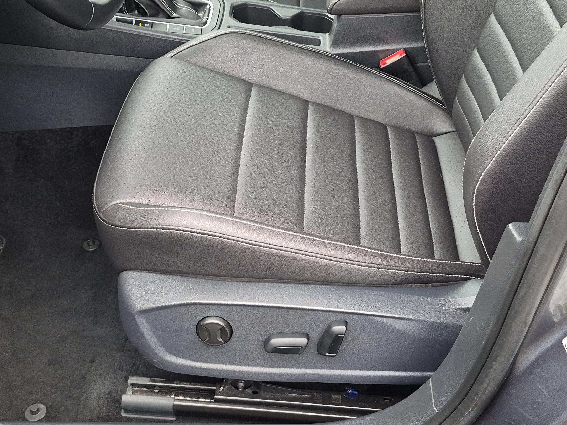 Used 2024 Volkswagen Jetta SE FWD image 14
