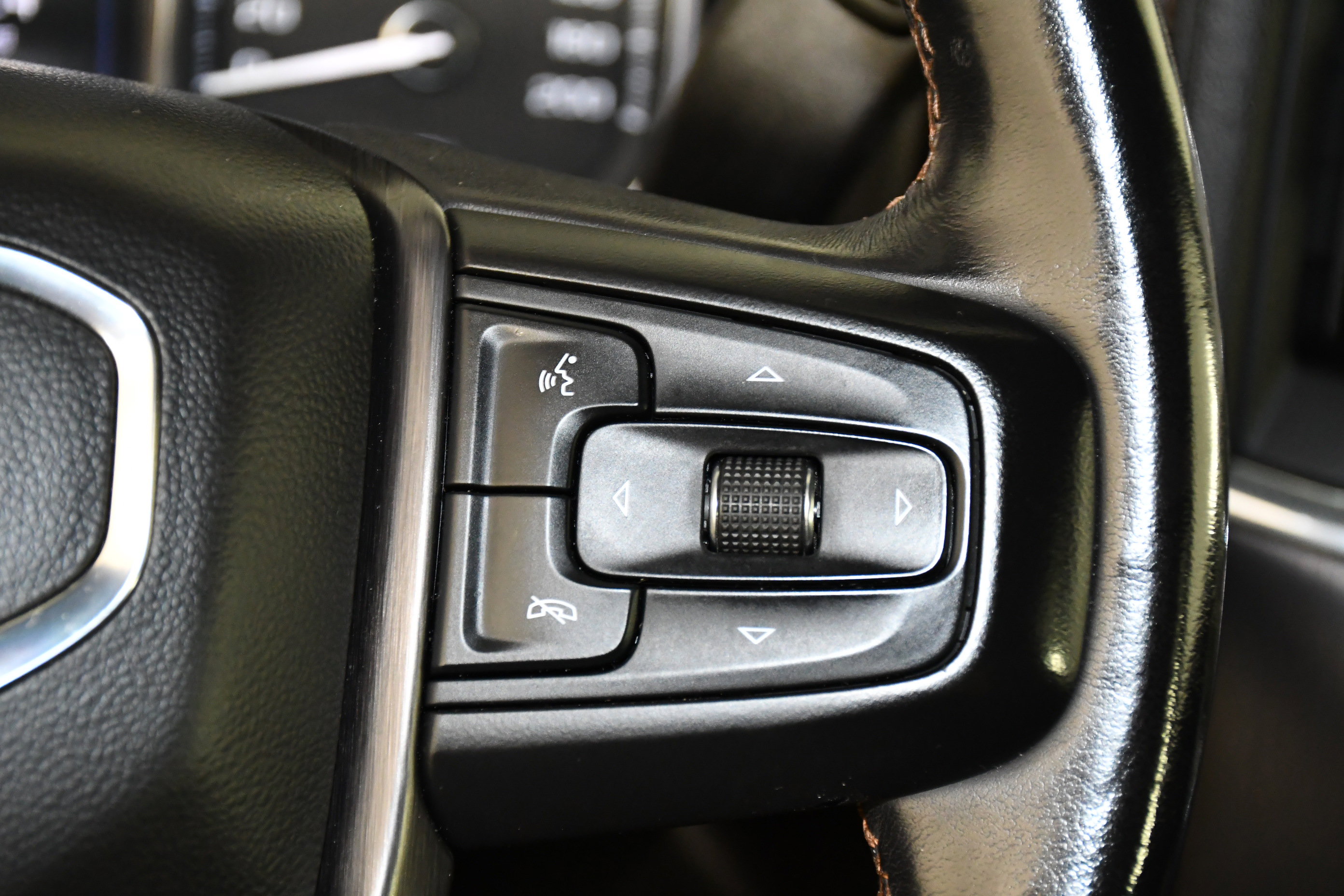 Used 2020 GMC Sierra 1500 AT4 w/ Technology Package image 24