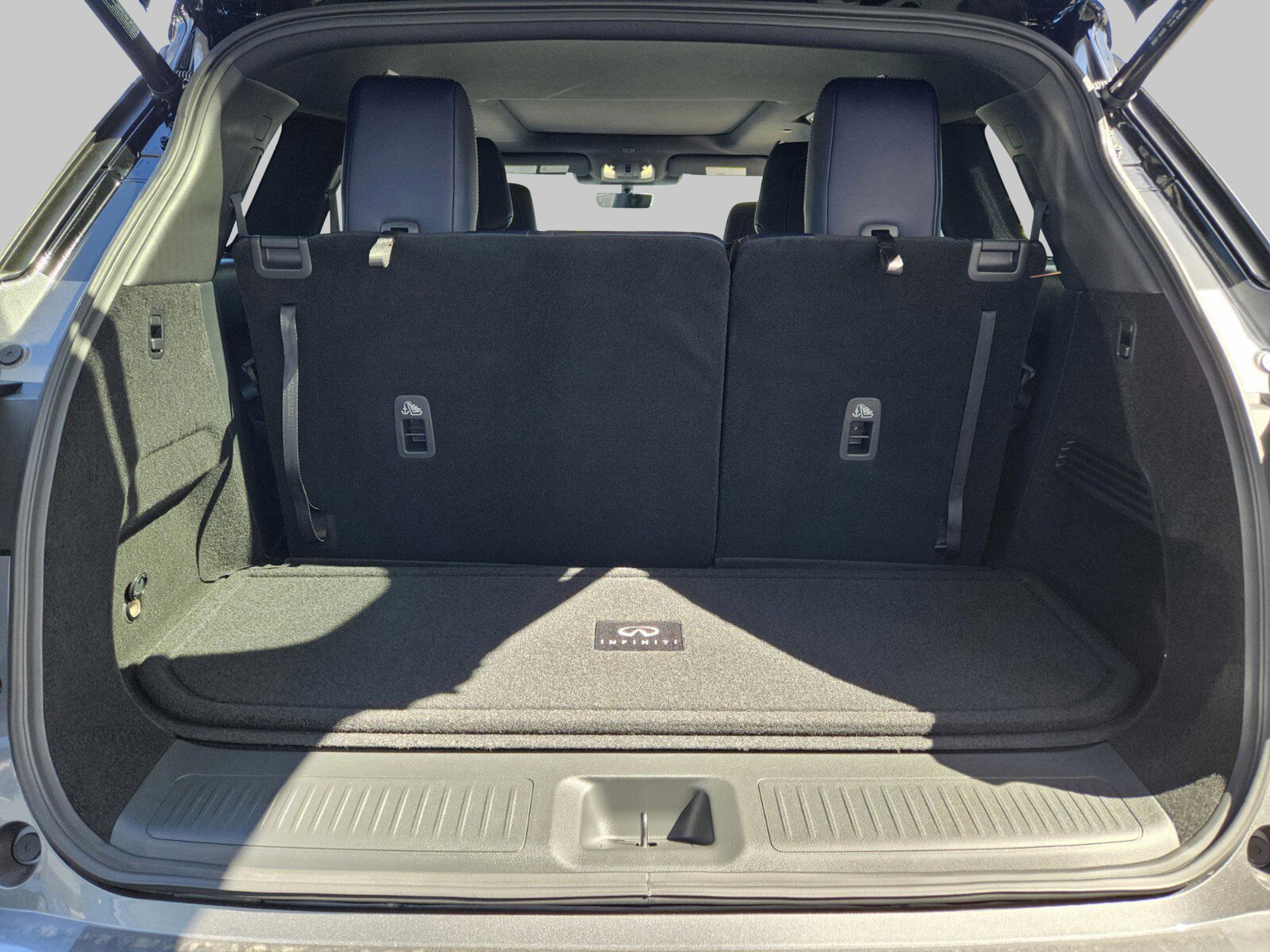 New 2026 INFINITI QX60 Luxe w/ Dark Cargo Package image 34