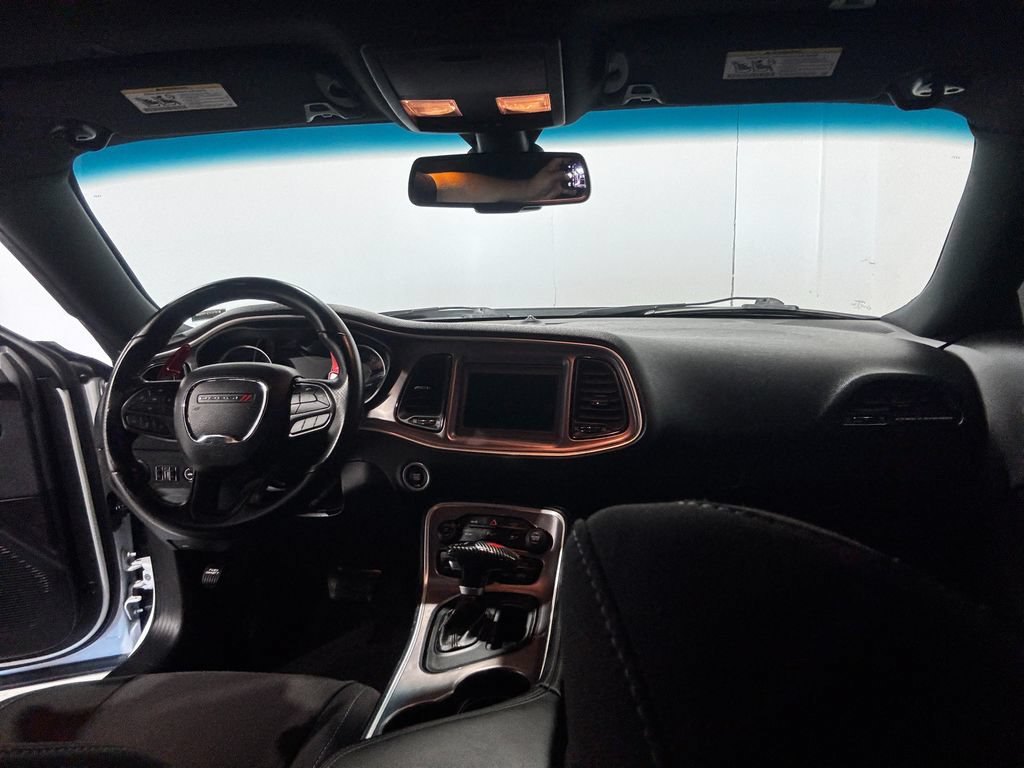 Used 2022 Dodge Challenger GT RWD image 3