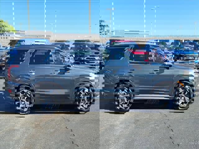 Used 2022 Hyundai Palisade Calligraphy image 4