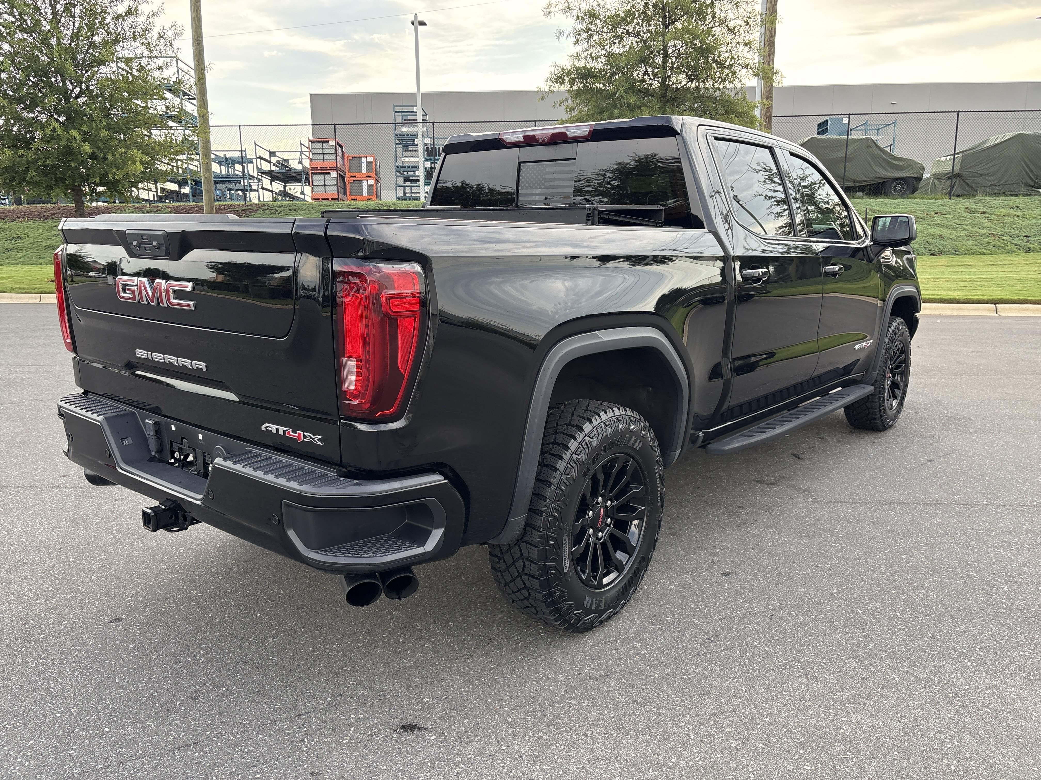 Used 2023 GMC Sierra 1500 AT4X AWD/4WD image 9