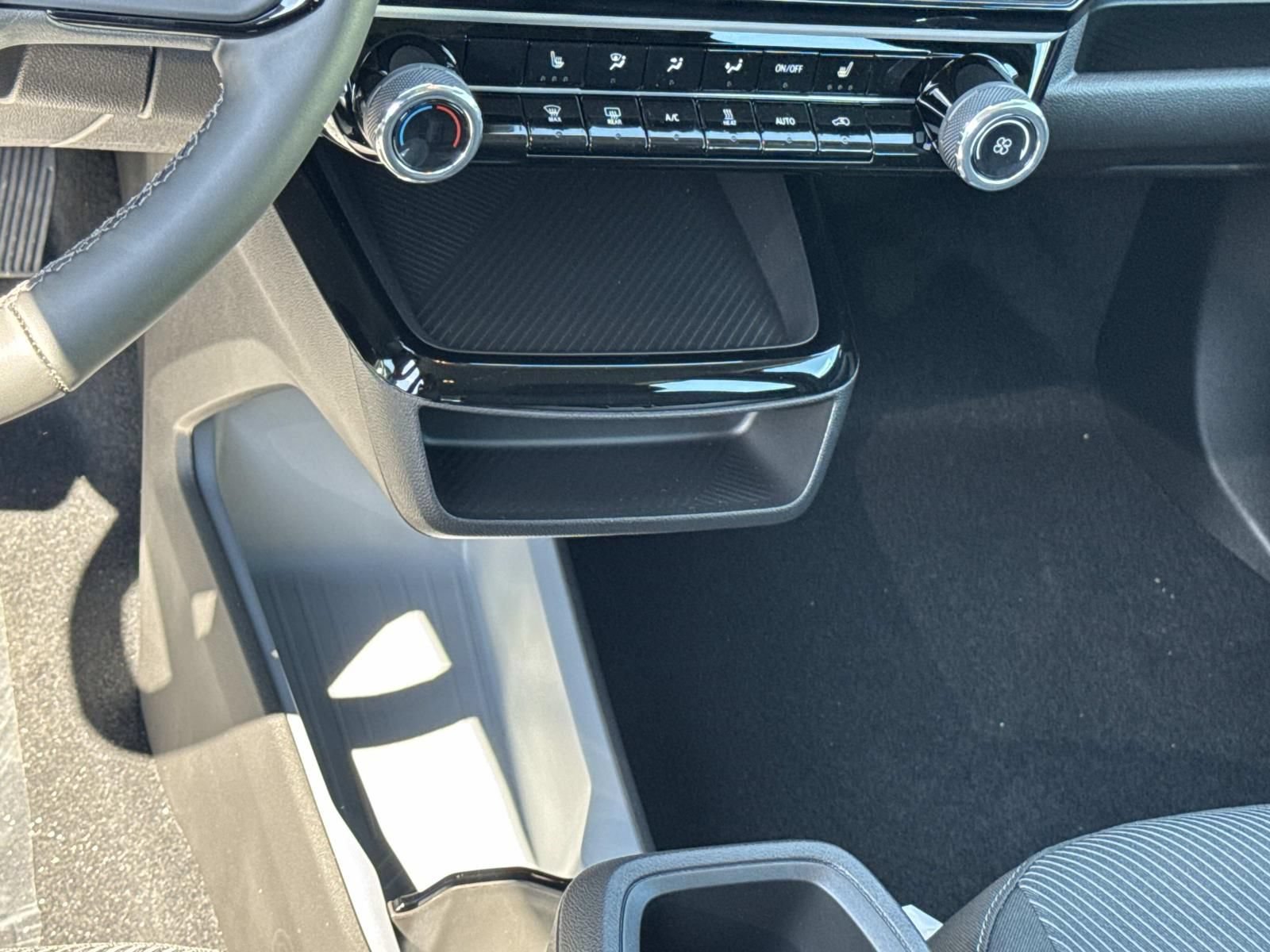 New 2027 Chevrolet Bolt LT w/ Comfort Package FWD image 20