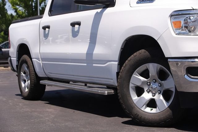 Used 2023 RAM 1500 Big Horn AWD/4WD image 3