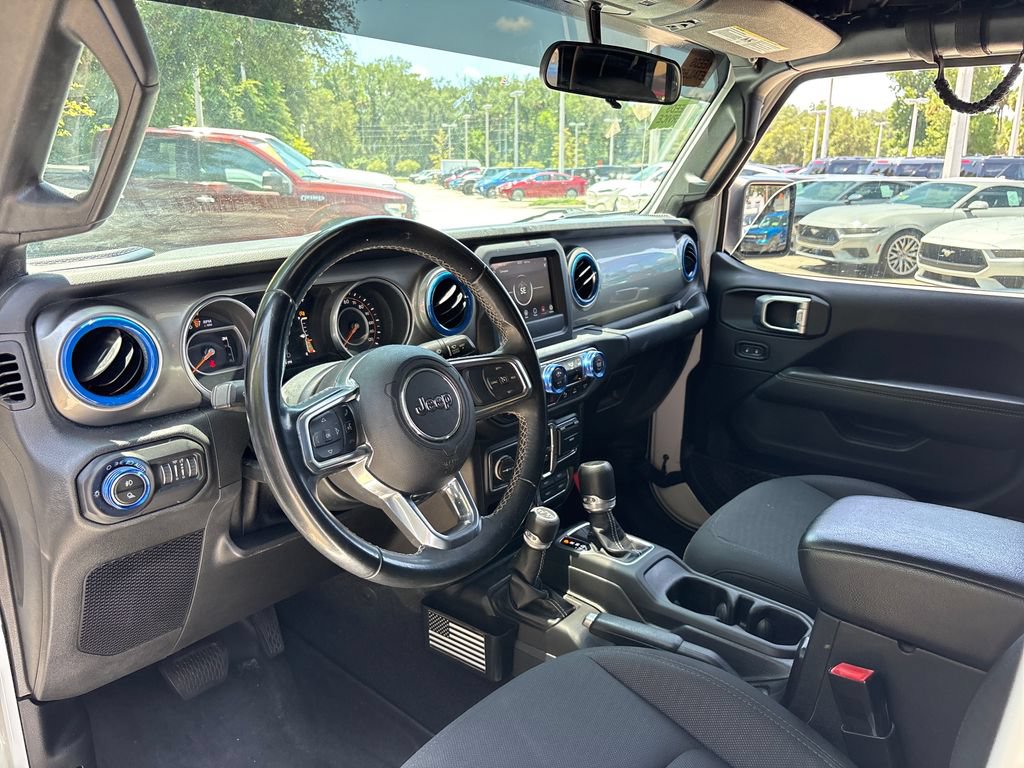 Used 2020 Jeep Gladiator Overland w/ Safety Group AWD/4WD image 4