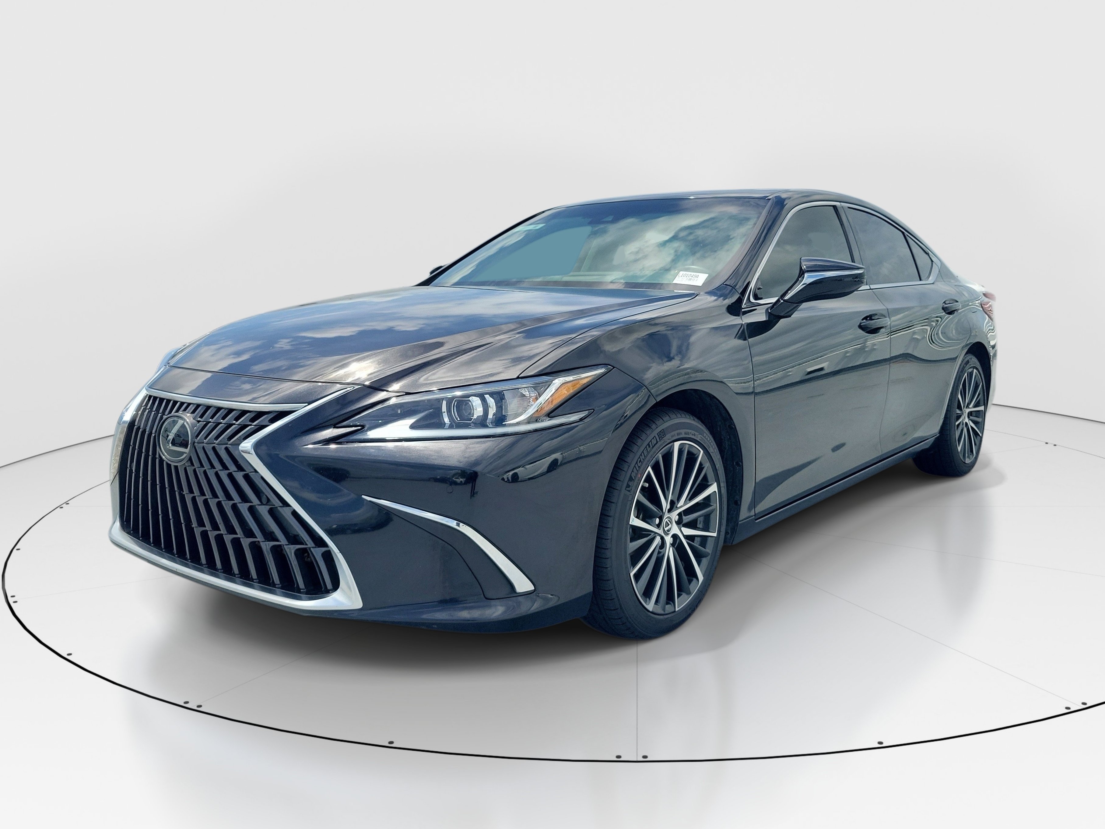 Used 2024 Lexus ES 350 w/ Premium Package FWD image 3