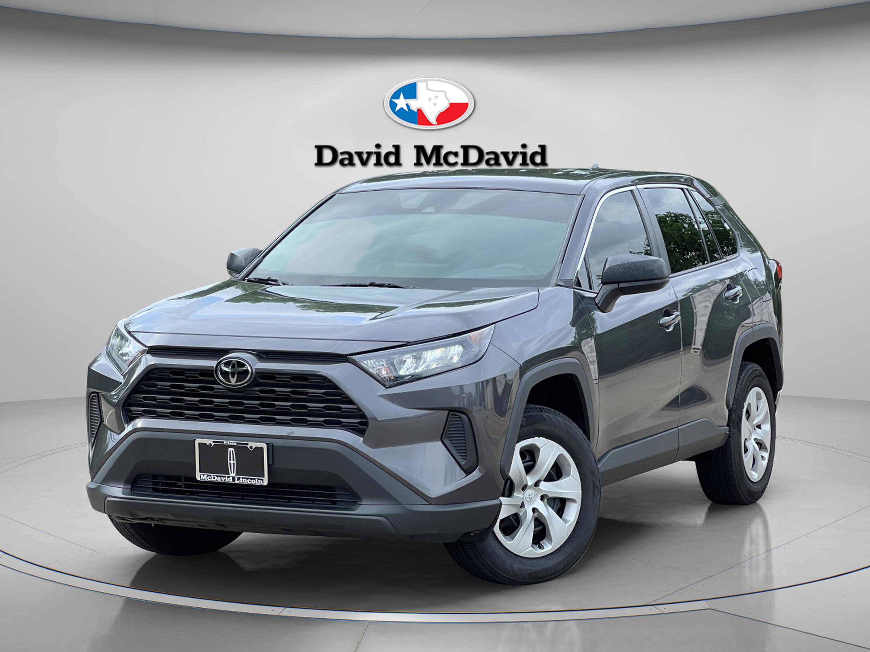 Used 2022 Toyota RAV4 LE FWD image 1