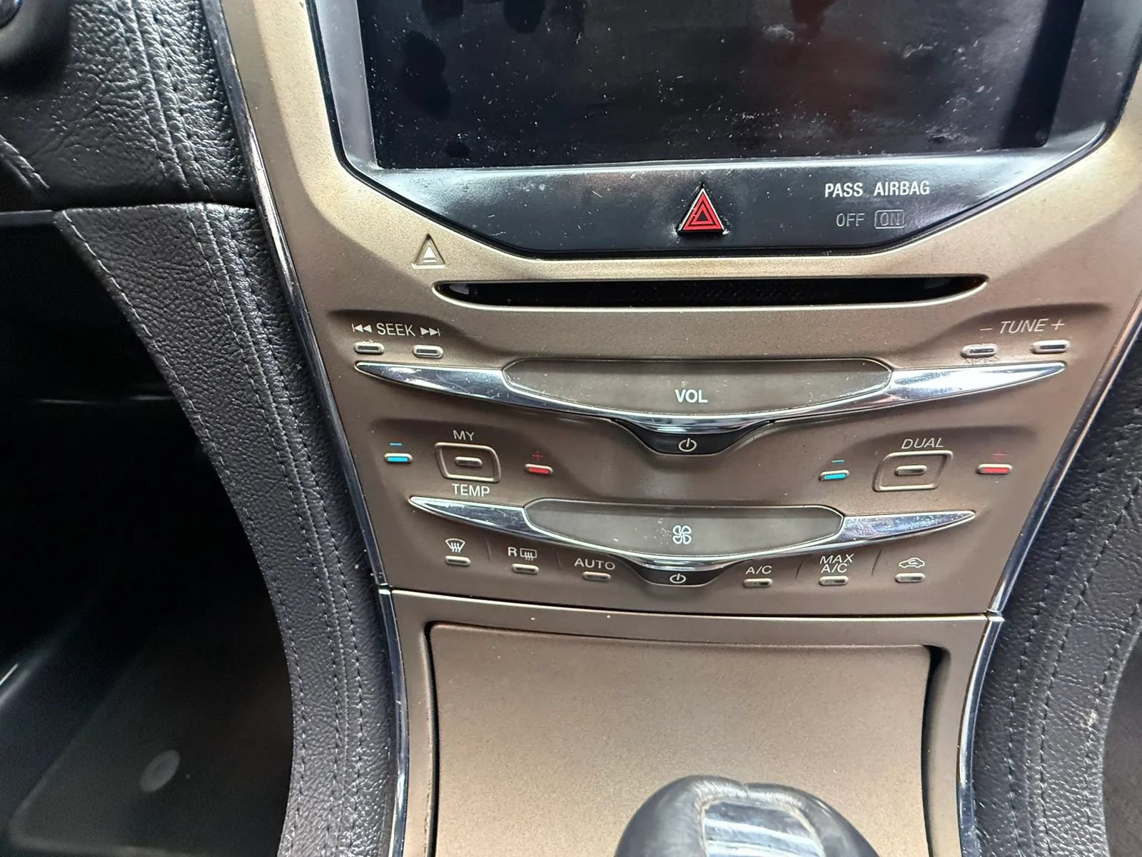Used 2014 Lincoln MKX AWD w/ Equipment Group 102A image 14