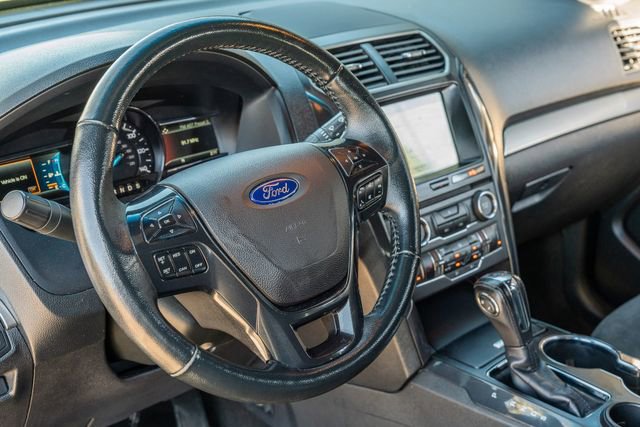 Used 2018 Ford Explorer XLT w/ Equipment Group 202A image 23