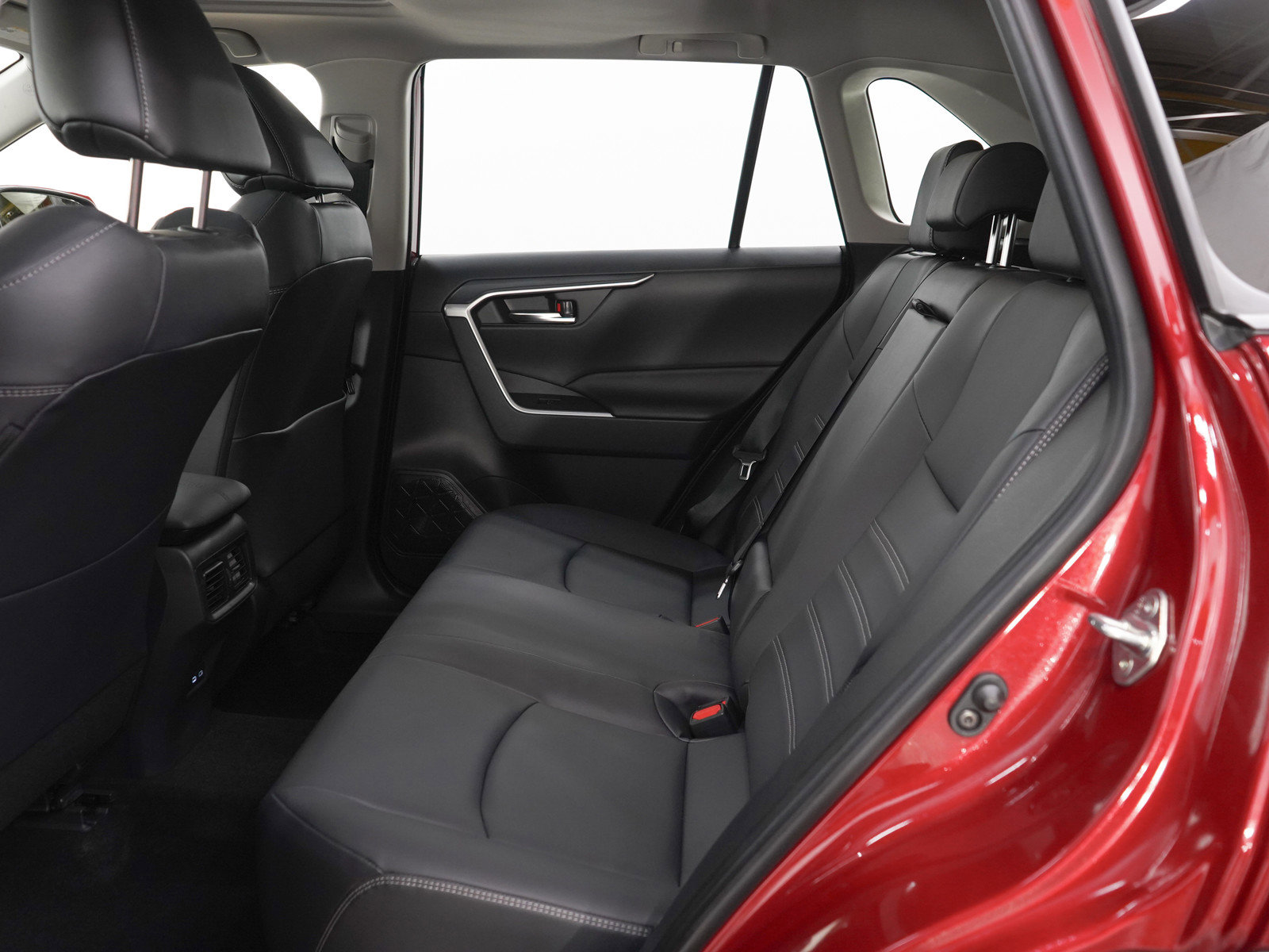 Used 2025 Toyota RAV4 XLE Premium w/ Weather Package AWD/4WD image 15