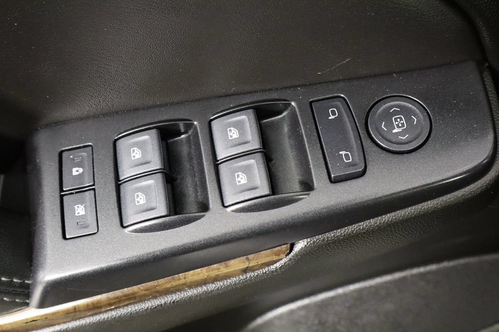 Used 2019 Chevrolet Tahoe 2WD w/ Enhanced Driver Alert Package image 20
