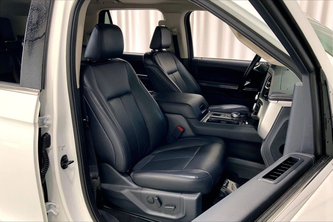 Certified 2024 Ford Expedition XLT RWD image 6