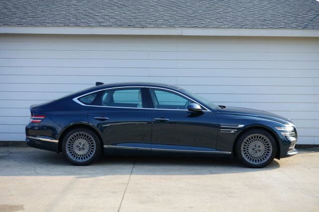 Used 2022 Genesis G80 2.5T w/ Advanced Package image 2