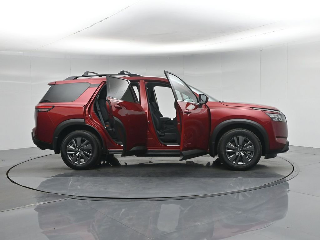 Used 2023 Nissan Pathfinder SV w/ SV Premium Package image 39