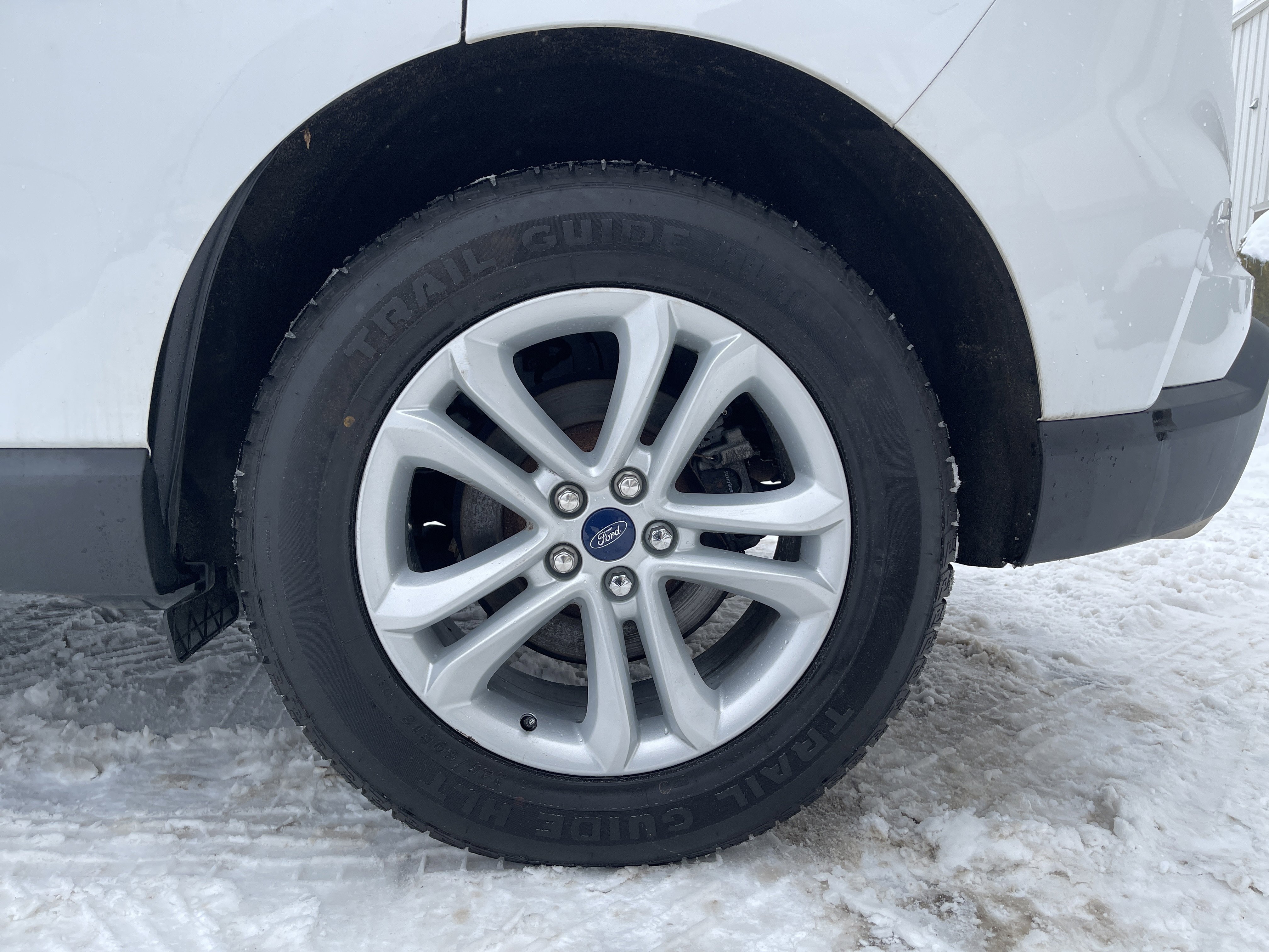 Used 2020 Ford Edge SEL image 21