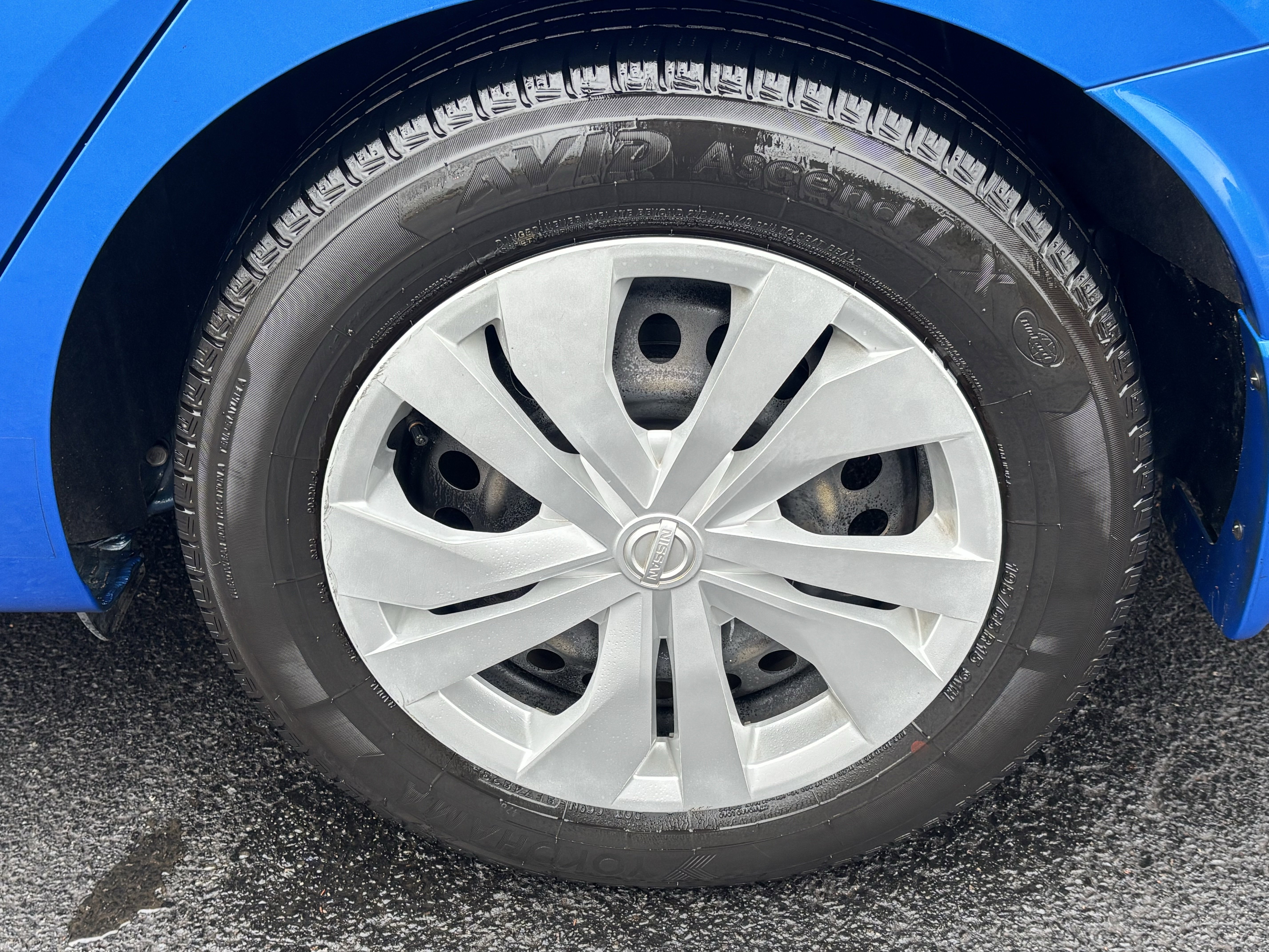 Used 2022 Nissan Versa S image 13