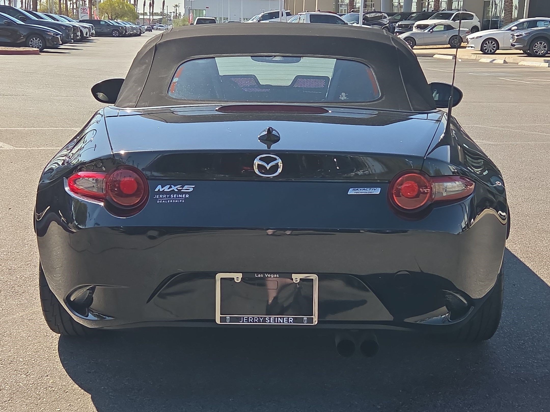 Used 2016 MAZDA MX-5 Miata Grand Touring RWD image 4