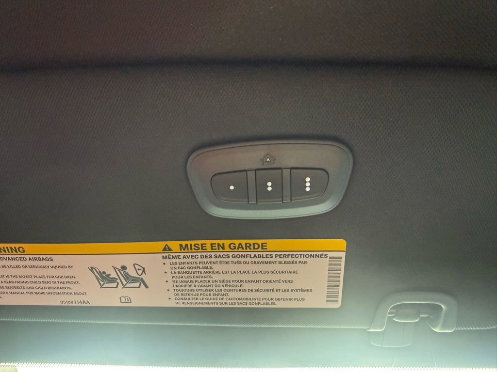 New 2025 Chrysler Pacifica Select image 53