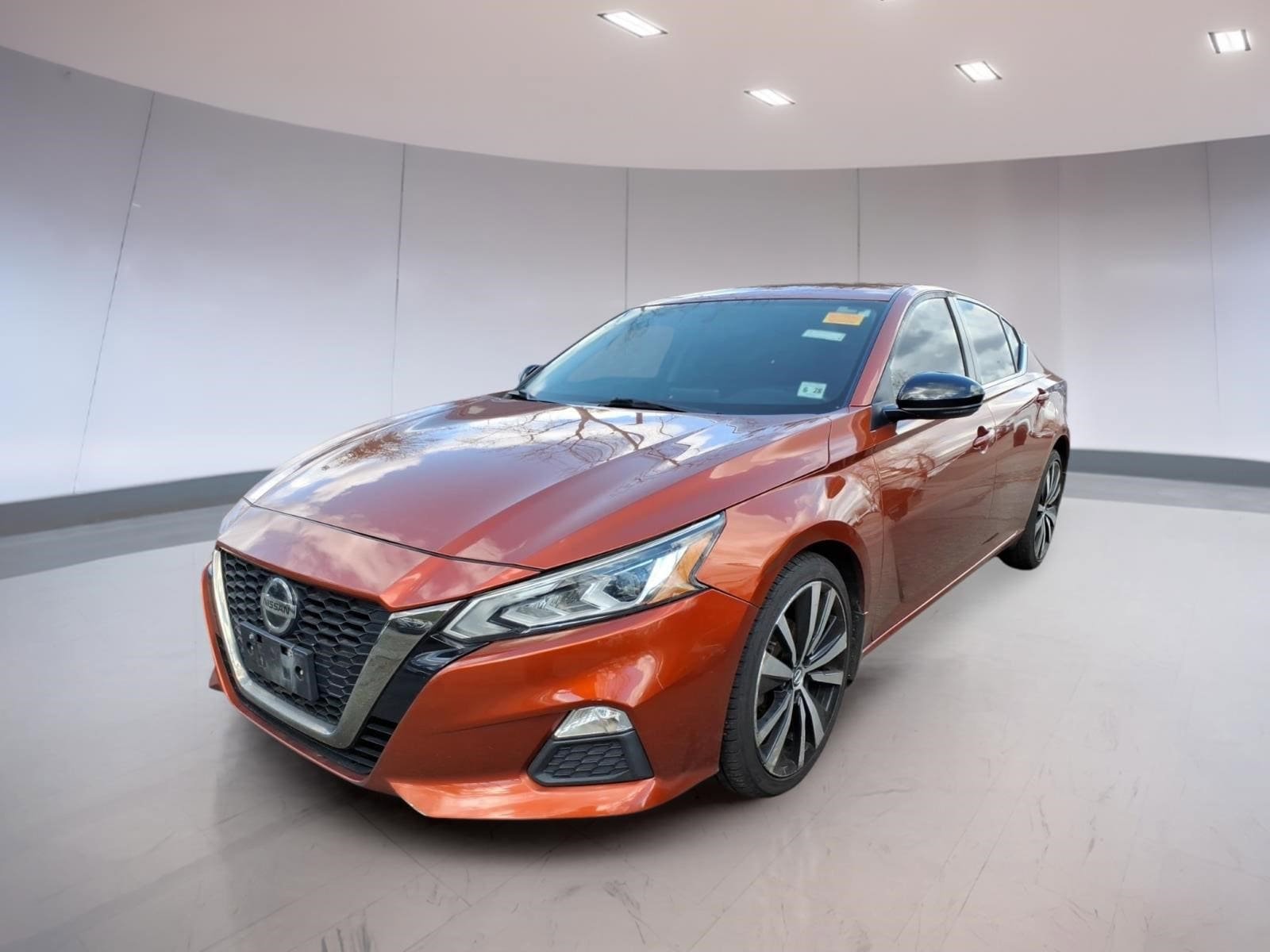 Used 2019 Nissan Altima 2.5 SR w/ SR Premium Package AWD/4WD image 2