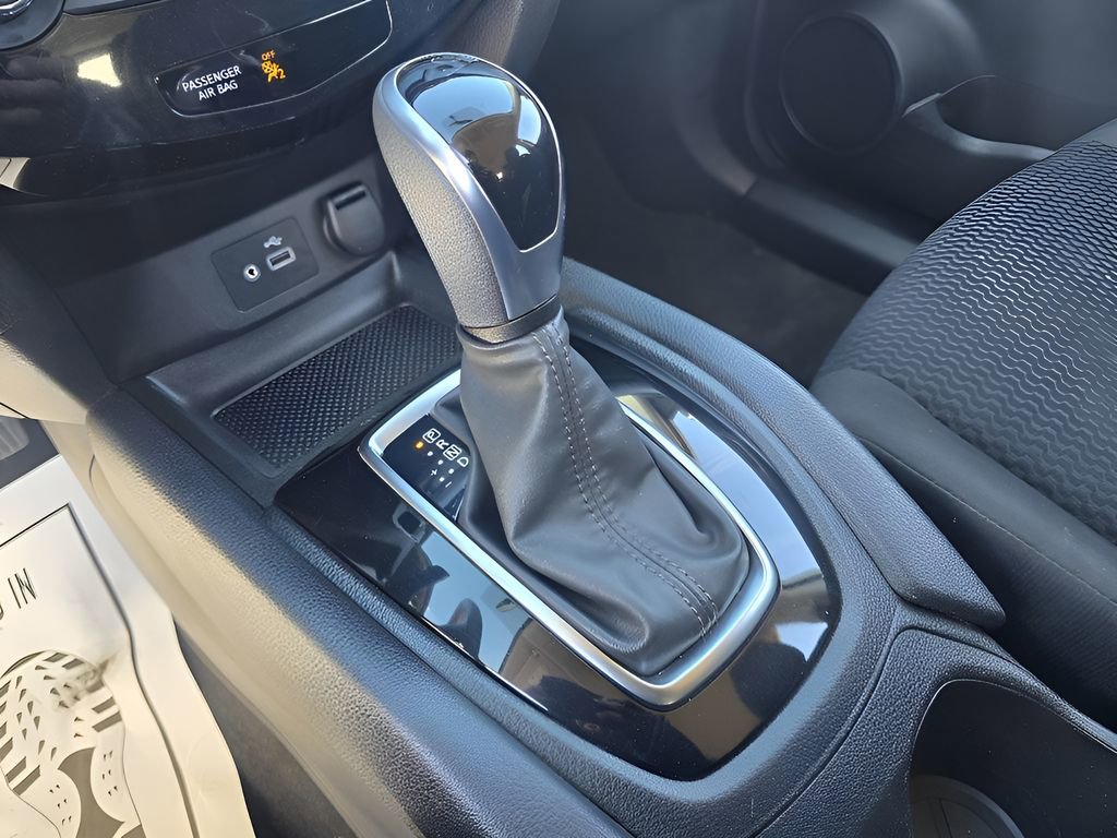 Used 2019 Nissan Rogue Sport S image 18