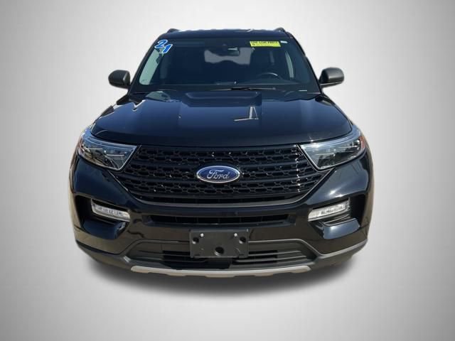 Used 2021 Ford Explorer XLT image 8