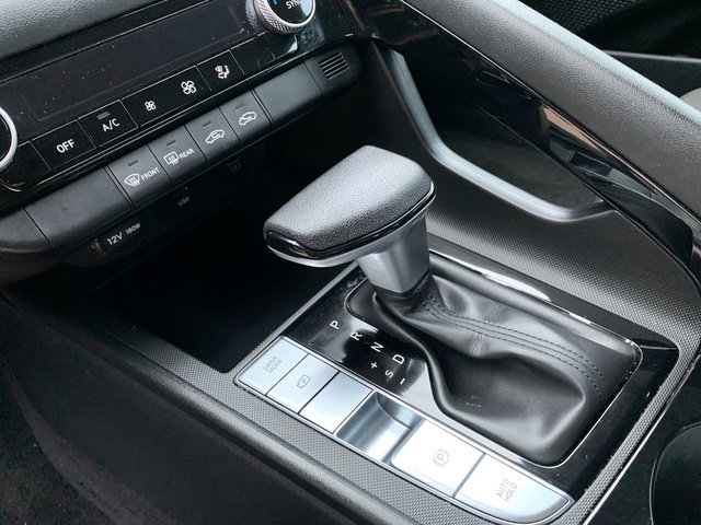 Used 2024 Hyundai Elantra Blue image 27