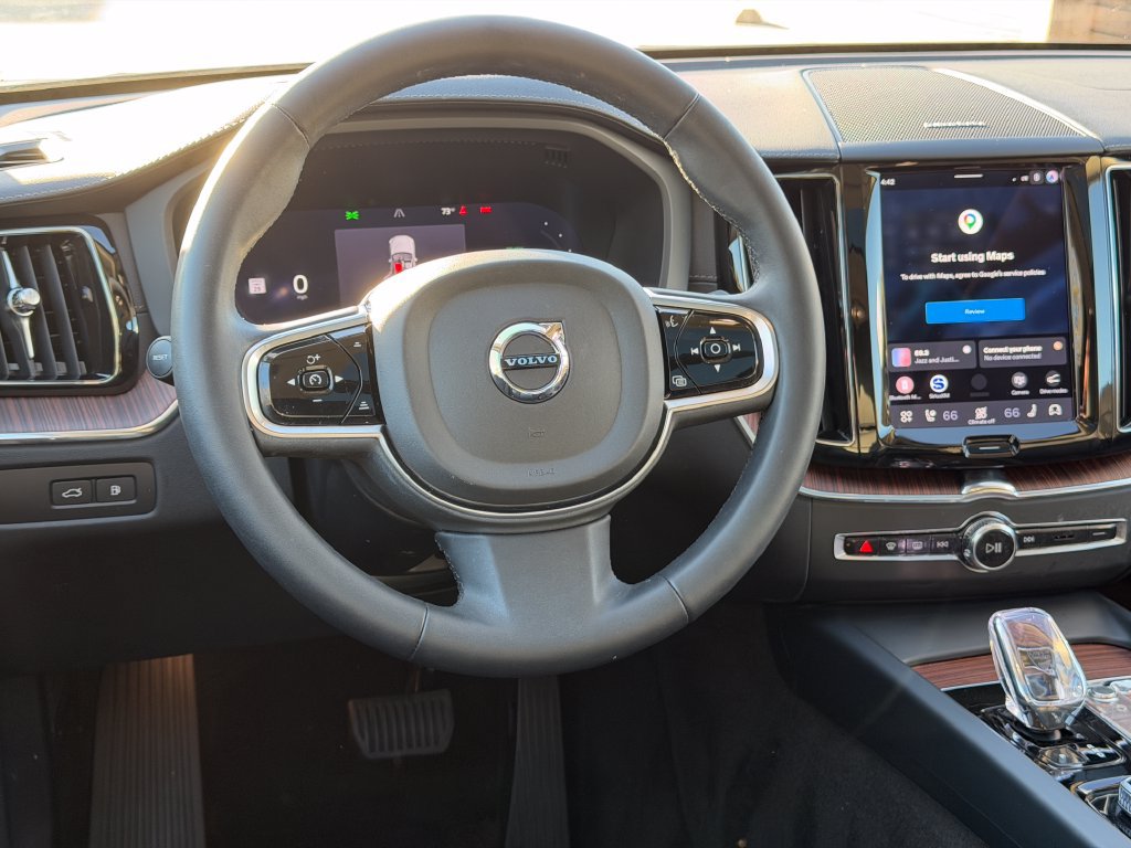 Certified 2024 Volvo XC60 T8 Ultimate w/ Protection Package Premier AWD/4WD image 18