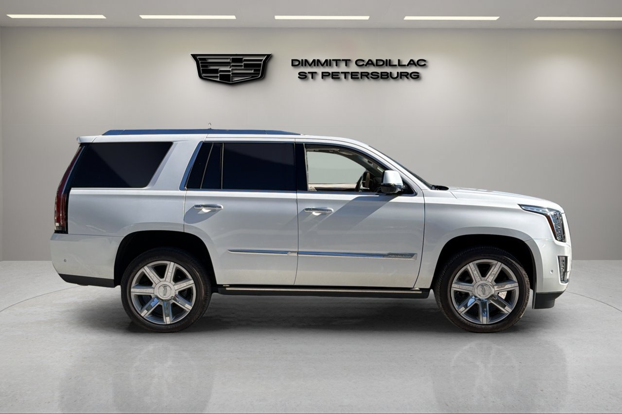 Used 2017 Cadillac Escalade Premium Luxury RWD image 5