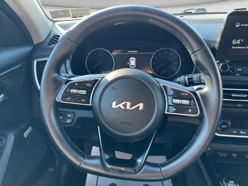 Used 2022 Kia Seltos SX w/ Sunroof Package AWD/4WD image 13