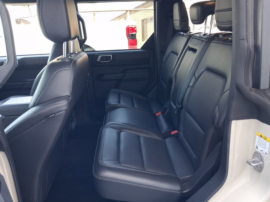 Used 2025 Ford Bronco Outer Banks image 25