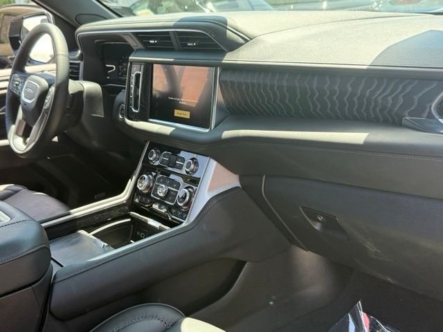 Used 2024 GMC Yukon Denali AWD/4WD image 25