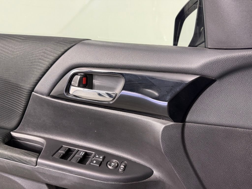 Used 2017 Honda Accord LX image 18