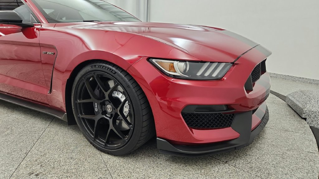 Used 2020 Ford Mustang Shelby GT350 w/ Technology Package RWD image 30