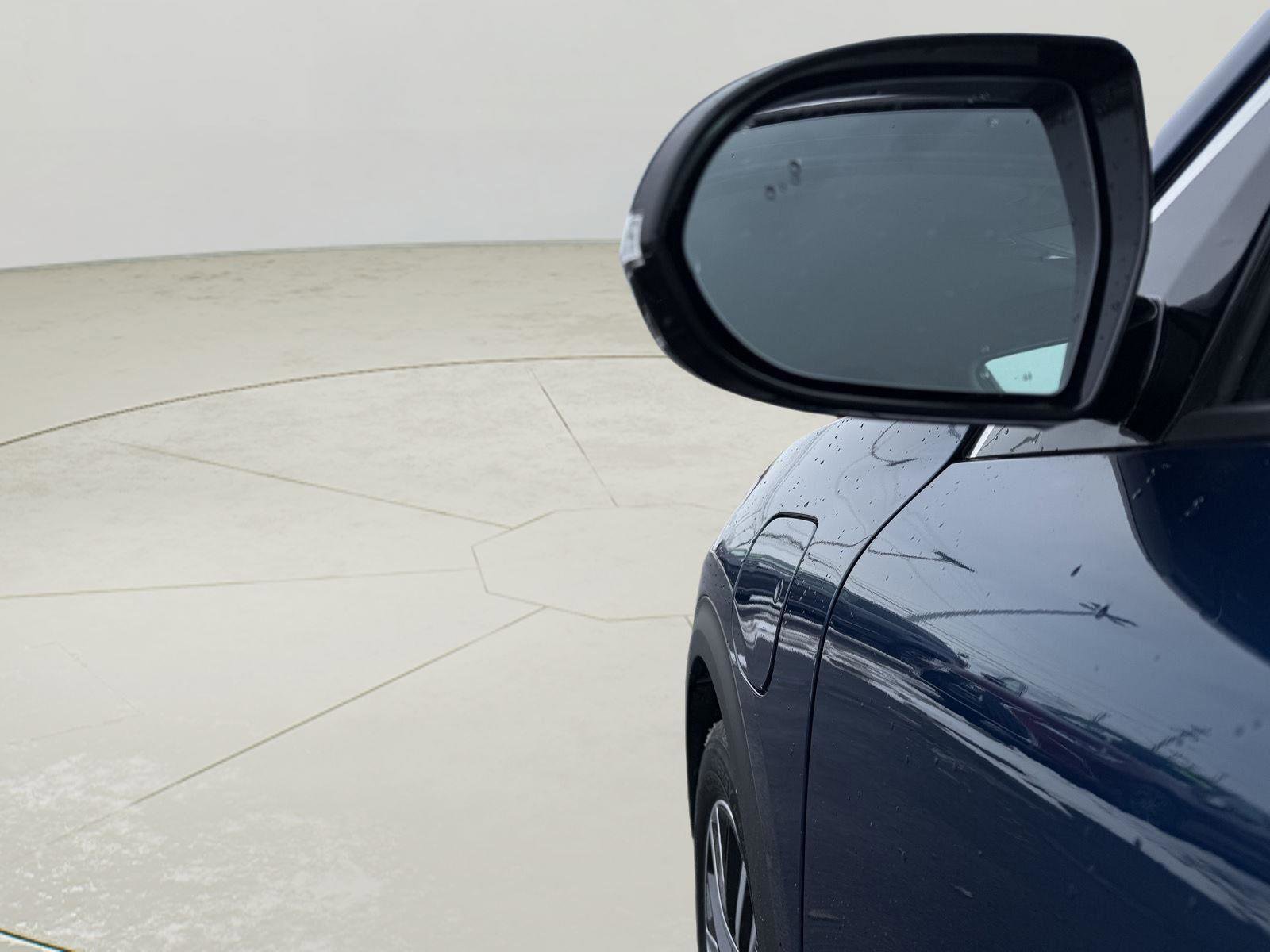 Used 2020 Kia Niro EX image 7