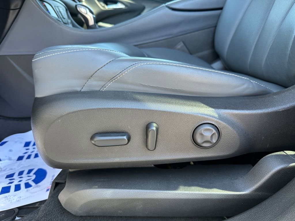 Used 2020 Buick Envision Essence w/ Experience Buick Package image 17