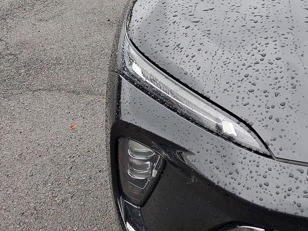 Certified 2025 Buick Envision Sport Touring image 9