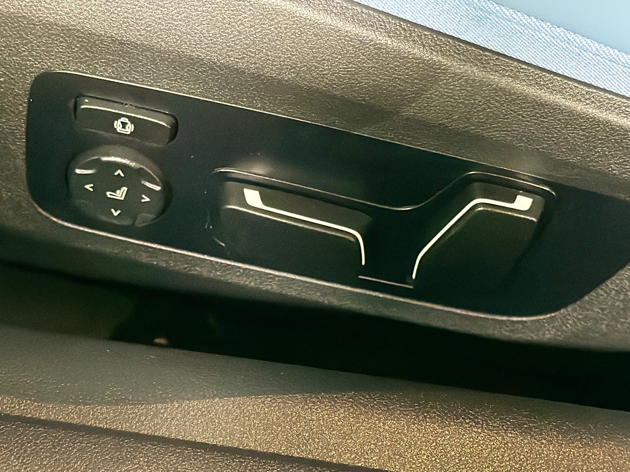 Used 2025 BMW M4 Competition image 24