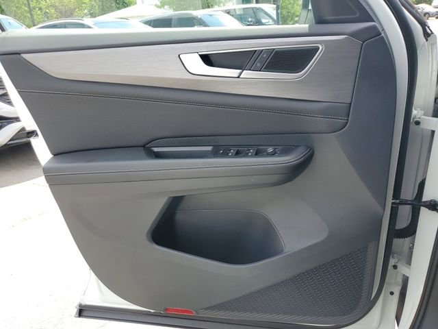 Certified 2025 Volkswagen Atlas Cross Sport SE FWD image 29