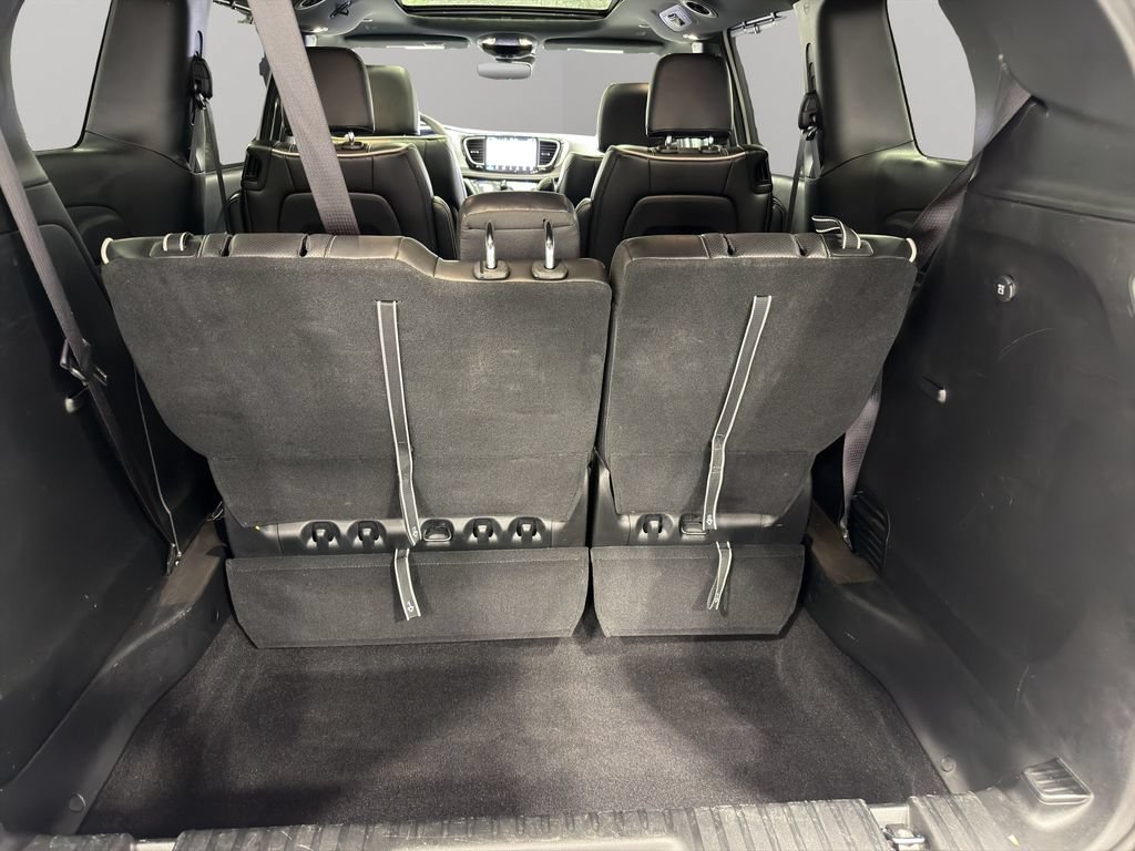 Used 2025 Chrysler Pacifica Limited FWD image 8