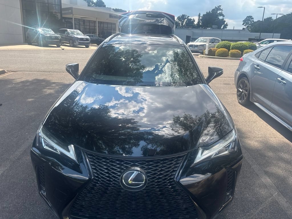 Used 2019 Lexus UX 200 F Sport w/ F Sport Premium Package FWD image 1