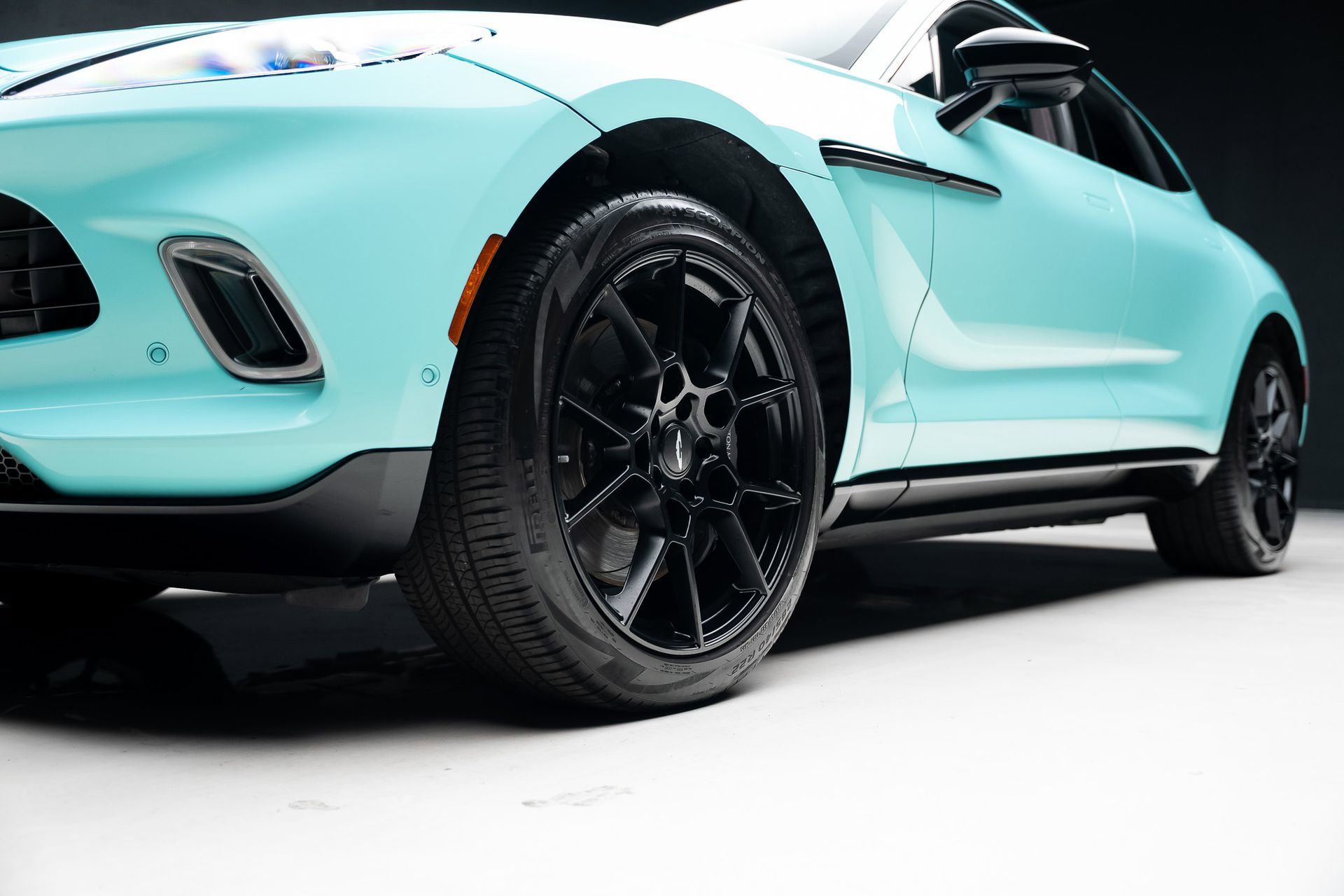 Used 2023 Aston Martin DBX AWD/4WD image 66