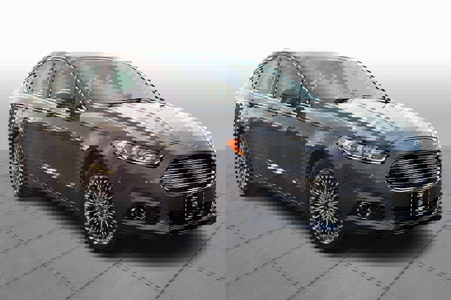 Used 2015 Ford Fusion Titanium image 2