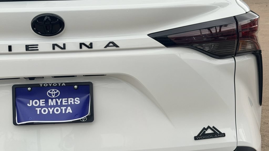 New 2026 Toyota Sienna XLE Woodland Edition AWD/4WD image 10