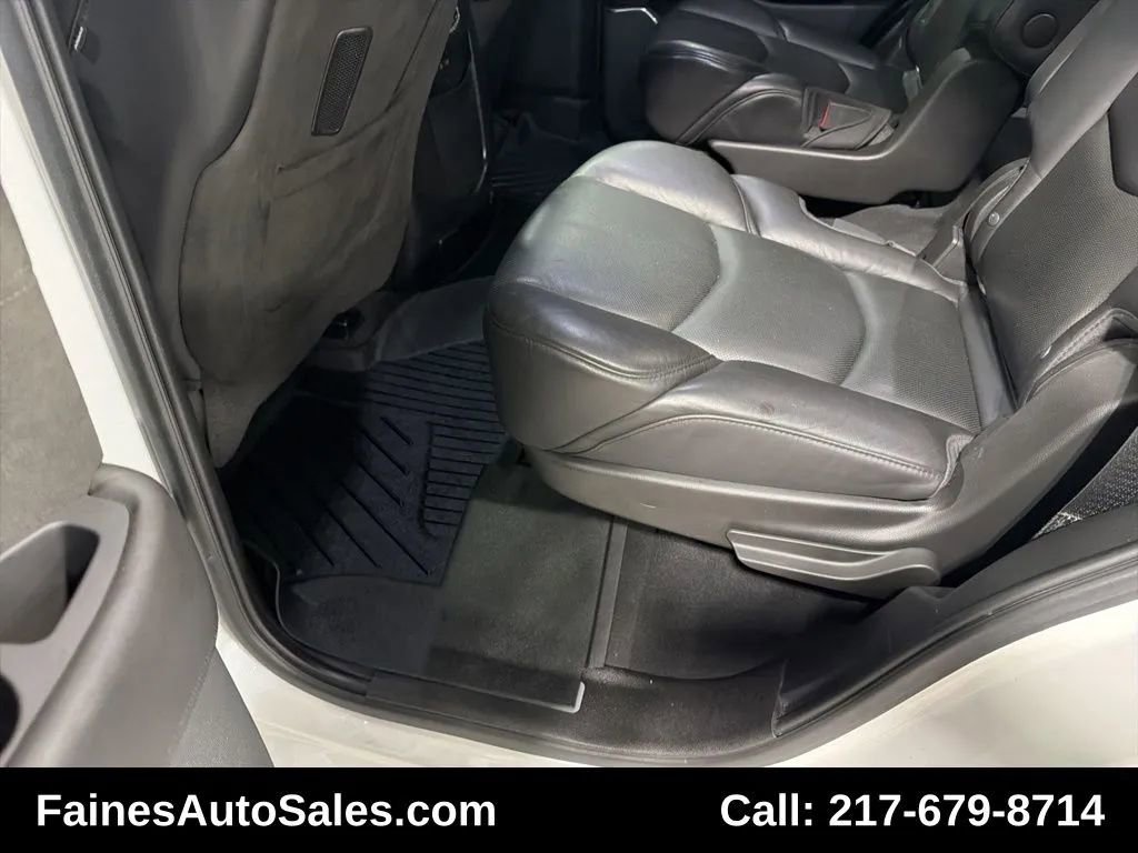 Used 2018 Cadillac Escalade Platinum image 35