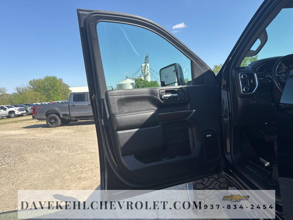 Used 2023 GMC Sierra 2500 Denali w/ Denali Ultimate Package image 9