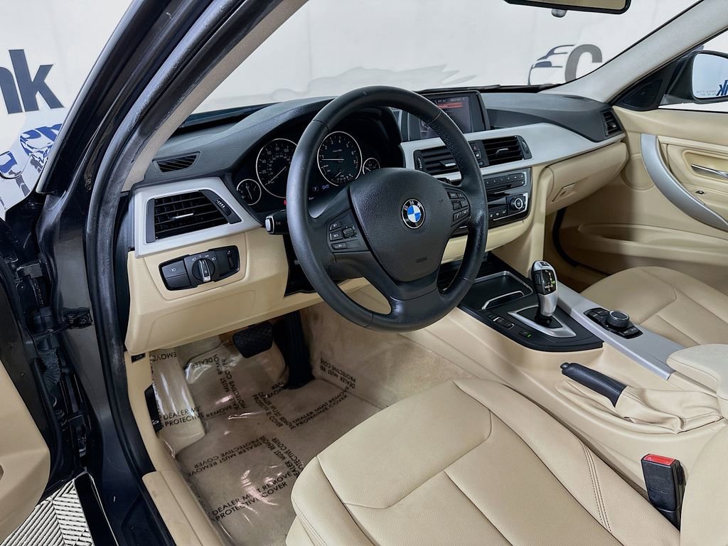 Used 2016 BMW 320i Sedan image 10