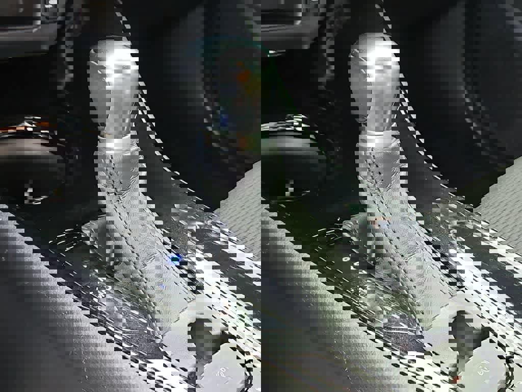 Used 2019 Toyota C-HR XLE image 36